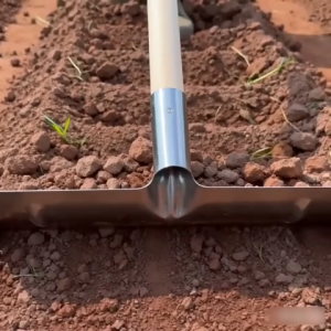 Multifunctional Steel Manure Cleaner Shovel Pala Agricultural Scraper Spade for Farm & Gardening Use