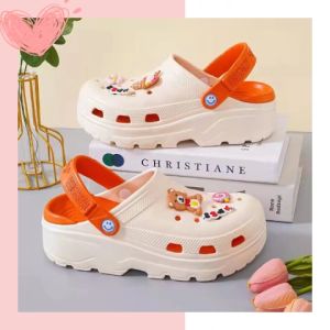 Lishops สุดว๊าววว🎀 รองเท้าหัวโตติดงานการ์ตูน ผู้หญิง งานดีมาก 🆕รุ่นใหม่ตัวติดรูปการ์ตูนน้องหมีน่ารักพร้อ