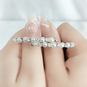 SO SEOUL Quinn Pearl in White Classic Single Row Austrian Crystal Spiral Adjustable Open-End Bangle