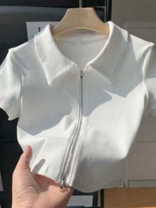 เสื้อยืดคอโปโลทรงสลิมฟิตสำหรับผู้หญิง แขนสั้น ทรงเข้ารูป ดีไซน์ฤดูร้อน 2025 ดีไซน์ซิปคู่ ทรงเข้ารูป ทรงพอดีตัว เสื้อยืดคอกลม