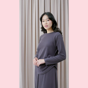 HijabChic Luna Top - Atasan Knit Lembut Pinggang Karet Bervolume Kerah Crewneck