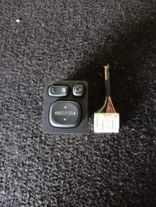 Toyota Side Mirror Switch (Green Light) (Used japan)
