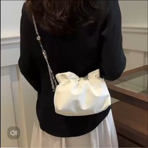 กระเป๋าผู้หญิงแฟชั่นสะพายข้างมี 4 สีให้เลือกหนังนิ่ม pu EP6001