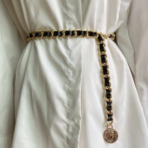 โซ่เอวของผู้หญิงพร้อมอุปกรณ์โลหะ การออกแบบที่เข้ากันง่าย หัวเข็มขัดโลหะผสมพื้นผิวเรียบ ความยาวตักเดียว