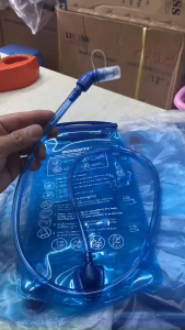 GoodFit Bình Nước Thể Thao GF04RA Có Vòi Hút Túi Nước Chạy Bộ Leo Núi Dung Tích Lớn Chất Liệu Bền Bỉ Sport