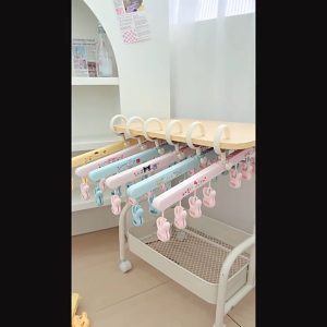 ตัวหนีบแข็งแรง ที่หนีบรูปทรงน่ารัก ช้อปครบได้ โค้ดส่งฟรี! ใช้หนีบได้ 8 ชิ้นต่ออัน ไม้แขวนหนีบผ้า