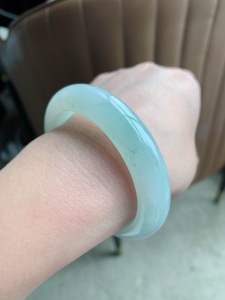Light Coloured Floating Flowers Jadeite Bangle
