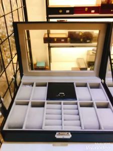 Hộp Đựng Đồng Hồ & Trang Sức - Mắt Kính Cao Cấp - Nhiều Tầng Nhiều Ngăn - Có Nắp Chống Bụi - Sang Trọng - Giá Rẻ