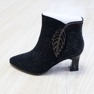 Elegant Short Boots Womens Fashion High Heels Diamond Embellished Fleece Lined Dance Shoes for Cheongsam Winter Rubber Sole