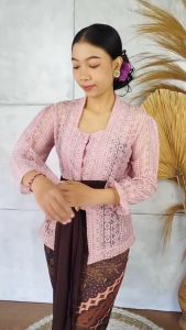 Setelan Kebaya Brokat Malika Kancing Kait Tangan Karet dan Rok Kamen Moscreft Songket Batik Free Selendang Pengantin Pesta Wisuda Modern