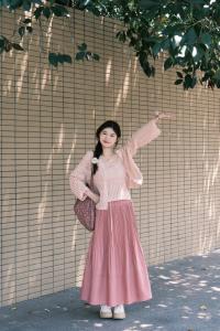 กระโปรงทรงเอเอวสูง ทรงเข้ารูป ทรงกระโปรงทรงดอกไม้ ทรงเข้ารูป กระโปรงทรงเอ ลายดอกไม้ กระโปรงสั้น ทรงเข้ารูป