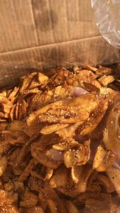 Chuối sấy mè gừng Lets Nuts hộp 250g cuối sấy giòn ngọt thơm món ăn vặt đỉnh cao cho các tín đồ ăn vặt