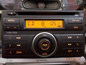 máy phát nhạc liền Amply  tháo xe Nissan . Tính năng CD AUX USB