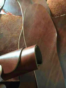 แผ่นรองรองเท้าหนังวัวแท้สีเปลี่ยนได้ระบายอากาศได้ดีดูดซับเหงื่อป้องกันกลิ่นสำหรับผู้ชายและผู้หญิง