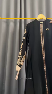Gamis Modern & Abaya Elegan dengan Manik Swarovsky