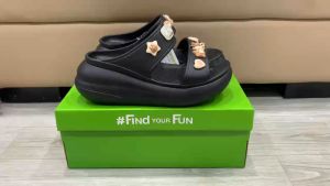 Giày dép crocs chuẩn xịn chống hôi chân nhựa tế bào êm mềm siêu bền đi mưa lội nước đi biển quai ngang đế xuồng crush cao 6cm màu đen