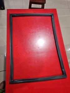 KARET PINTU SHOWCASE MINI POLYTRON ORIGINAL UKURAN 68x47 CM (HITAM)