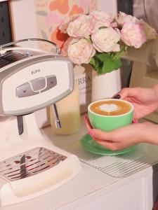 Coffee Bean Machine Coffee Machine Automatic Coffee Maker Coffee Machine Home Small Cute with Foam 咖啡机