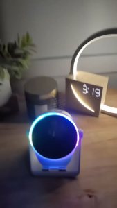 Loa Bluetooth không dây cảm ứng 4 trong 1 Dohelly 360 °   Giá đỡ xoay với đèn LED giá đỡ loa đa năng cho âm thanh vòm & sạc giá đỡ để bàn di động quà tặng cho nhà tắm ngoài trời du lịch