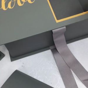 Hộp Đựng Quà Mặt Kính Có Ngăn Chữ LOVE