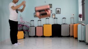 Vali kéo nhựa dẻo cao cấp chống va đập chống trầy xước – Màu xanh  -Size 20và 24