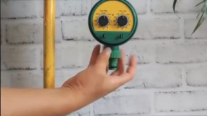 Bộ tưới cây tự động 20 đầu cắm phun 8 tia có thân cắm kèm van nước hẹn giờ DH606