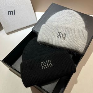 Mũ Len Nữ Mùa Đông Đính Đá Sang Trọng Chất Liệu Lông Thỏ Thật Len Dệt Kim Mũ Beanie Giữ Ấm Khi Đi Dạo Ngoài Trời