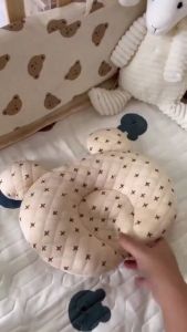 Gối Cao Su Non Chống Bẹp Đầu Cho Trẻ Sơ Sinh Chất Liệu Êm Ái Thấm Hút Mồ Hôi Giúp Bé Ngủ Ngon Không Lật Người