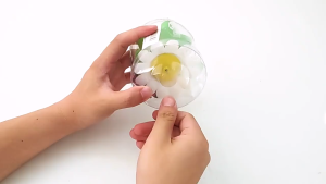 Mainan Kucing Kupu-Kupu Terbang Elektrik Cat Automatic Rotating Flying Butterfly