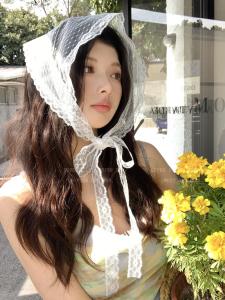 ผ้าพันคอสามเหลี่ยมลายดอกไม้ลูกไม้สำหรับผู้หญิง กระเป๋าสะพายข้าง ชุดเดรส ตกแต่งผม เครื่องประดับแฟชั่นฤดูใบไม้ผลิและฤดูใบไม้ร่วง