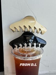 Large Size French Style Hair Claw Clamp Luxury Acetate Shark Clip High Style Advanced Feeling for Back of Head Hair Accessories