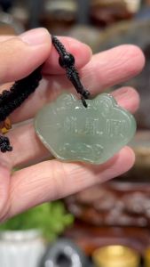 jade pendant💯天然缅甸翡翠玉吊坠  ➡️一帆风顺锁🔒 玉牌高: 2.5cm  宽: 3.4cm  厚度: 0.4cm  重: 11g  ✅  #绝对天然翡翠💯 #新山门市工厂🏭 #邮寄或上门自取 #johorbahru #jade #翡翠