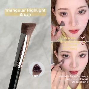 No-streaks Tear Trough Brightening Highlight Brush Single Piece