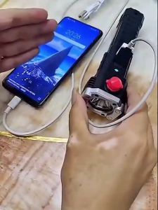 Bisa COD: Senter LED 3W TORCH - Terang dengan Palu Pengaman & Magnet Kuat