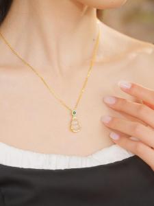 ZHOU LIU FU 周六福 สร้อยคอจี้ S925 Sterling Silver Lucky Gourd Pendant Natural Chalcedony Necklace 40+5CM J0615857