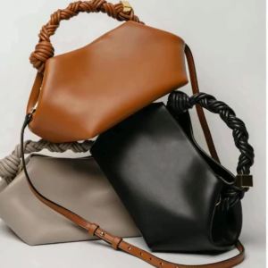 2026 Hexagonal Woven Shoulder Handbag Hot Paris Designer Moon Casual Crossbody Bag for Women with Premium Feel Ins New Trendy