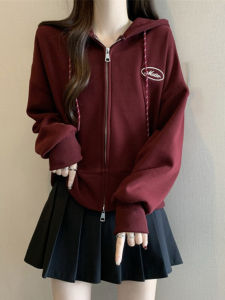 เสื้อแจ็คเก็ตฮู้ดสีแดง ทรงหลวม แขนยาว ปกติ ฤดูใบไม้ร่วง 2024 แฟชั่นเกาหลี ผ้าฝ้ายผสมโพลีเอสเตอร์ ปกติ