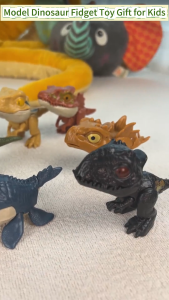 【COD】Finger Biting Dinosaur Toys Spiky T-Rex Model Interactive Bite Creative Multi-Jointed Movable
