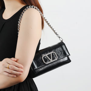 Combatc&KKing Womens Underarm Crossbody Bag Diamond Embedded Soft Square Bag Chain Handle British Style Summer 2024