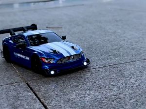 Xe ô tô điều khiển từ xa Drift tốc độ cao 20km/h 4WD tỉ lệ 1: 24 có đèn led pin sạc ( có điều tốc )