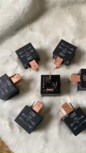 Rơ le 4 chân 24v Hổ vồ. Rơ le dùng cho ô tô xe tải (giá 1 chiếc)