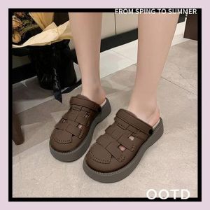 LKShoes ปังมากแม่ รองเท้าแตะแบบสวมเปิดส้นแฟชั่น ทรงสวยเรียบเก๋ โทนสีเอิร์ธโทน ใส่ได้หลายโอกาส แมทช์ชุดง่ายมาก ราคาดี ราคาปังไม่ไหว รุ่นนี้ดีเทลเก๋ ไม่อยากพลาด จิ้มเลยแม่