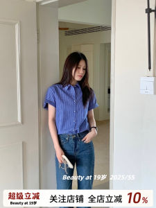 เสื้อเชิ้ตผู้หญิงลายสก็อตสีน้ำเงินย้อนยุค ฤดูร้อน 2025 ใหม่ สไตล์ลำลอง คอปกพับ กระดุมแถวเดียว แขนสั้น เสื้อตัวบน