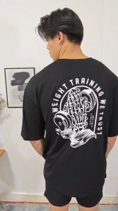 ยืดยืดยืด Musculo เสื้อยืดทรงโอเวอร์ พิมลาย Weight training