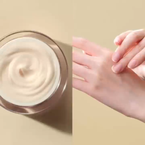 ✨ Aichun ✨ครีมกระชับผิวหน้า ต่อต้านริ้วรอย มอยเจอร์ไรเซอร์ ครีมกระชับผิว บำรุงผิวหน้า ลดเลือนริ้วรอยและริ้วรอยเล็ก ๆ ปรับร่องแก้ม ริ้วรอยตีนกา ริ้วรอยหน้าผาก กระชับผิว เติมความชุ่มชื้น ผิวเนียนนุ่ม สดใส เหมาะกับทุกสภาพผิว 50g