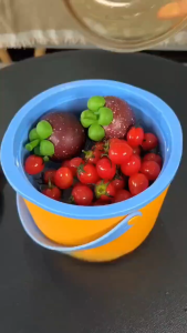 Ice Bucket with Built-In Ice Tray Portable Ice Storage Bucket Ice Bucket for Parties Picnics and Camping