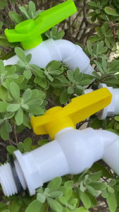 ก๊อกน้ำพลาสติก ก๊อกน้ำ PVC 1/2" (4หุล) ก๊อกบอลพีวีซี แบบลิ้นยาง / ก๊อกน้ำสนาม