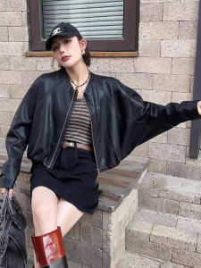 เสื้อแจ็คเก็ตหนังสั้นสีพื้น ทรงเข้ารูป สำหรับผู้หญิง ฤดูใบไม้ผลิ 2025 แฟชั่น ดีไซน์เก๋ไก๋ ดีเทลซิป คอวี แขนยาว ปกติ