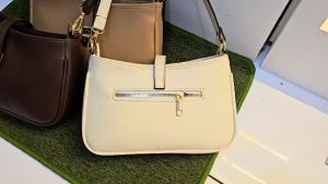 Tas slempang wanita coah Leony bag shoulder bag Retro style / luxury bag in signature Fashion wanita