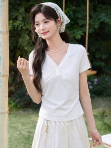 Áo Thun Trắng V-neck Giảm Eo